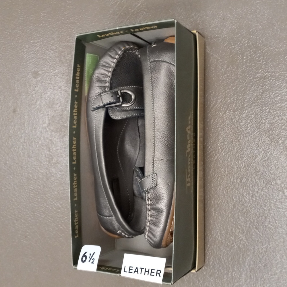 Thom McAn Pewter Colored, Leather, Loafers
